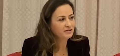 Yasağı kendisi koydu kendisi deldi! Özgür’den çocukluk arkadaşına ballı kıyak