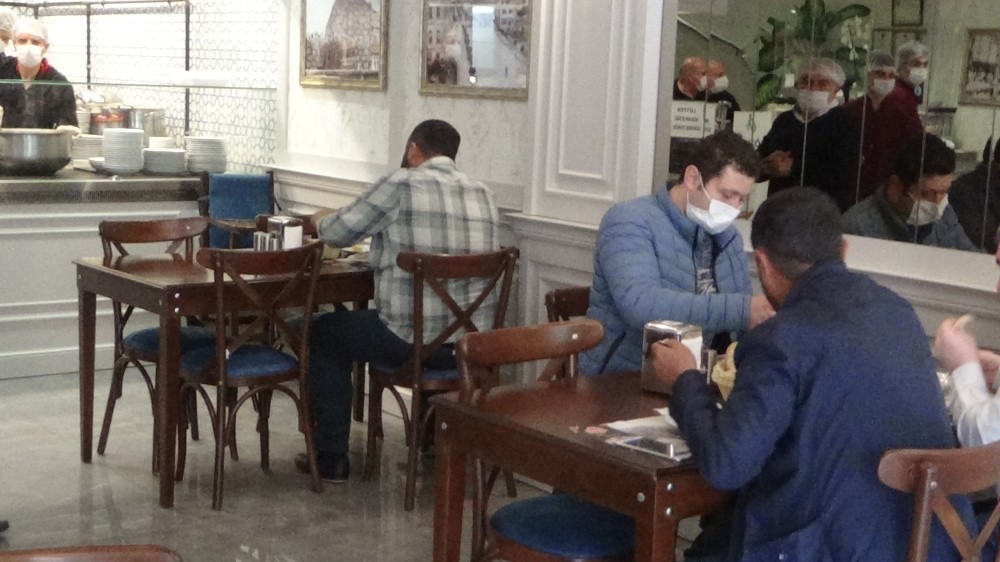 Yasağın kalkmasıyla soluğu çorbacılarda aldılar 