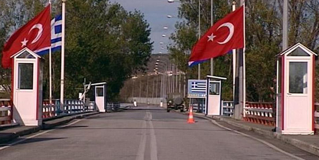 Yasak bölgede yakalanan Yunan askerlerinin cezası uzatıldı!