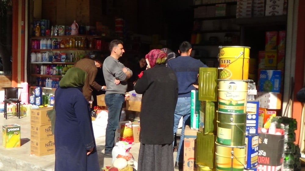 Yasak ve zam korkusu gıdacılar çarşısını hareketlendirdi 
