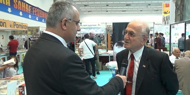 Yasakçı AYM eski Başkanı Yekta Güngör Özden: Kur'an-ı Kerim'de tesettür ayeti yok