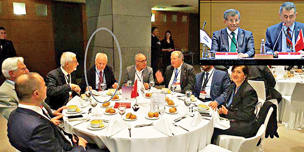 Yasakçılara sarıldılar! Gelecek Partisi toplantısına 28 Şubat’ın karanlık yüzleri davet edildi