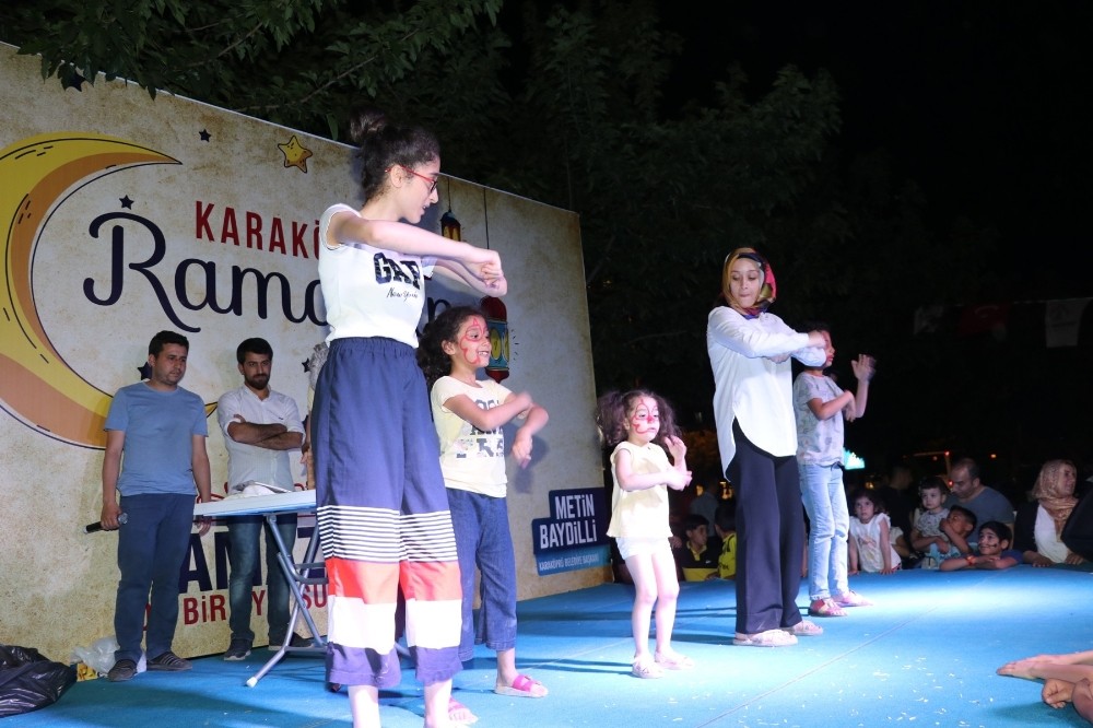 Yaşam Sokağında çocuklar illüzyon gösterisiyle eğlendi 