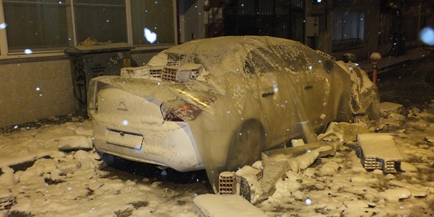 Yaşamı olumsuz etkiliyor! Şehirde fırtına
