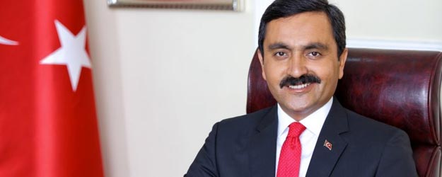 Yaşar Bahçeci kimdir?