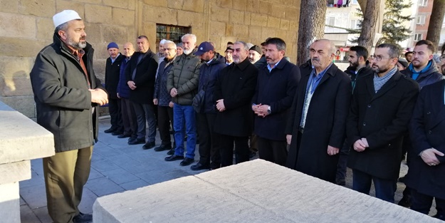 Yaşar Kaplan için Niğde'de gıyabi cenaze namazı kılındı!