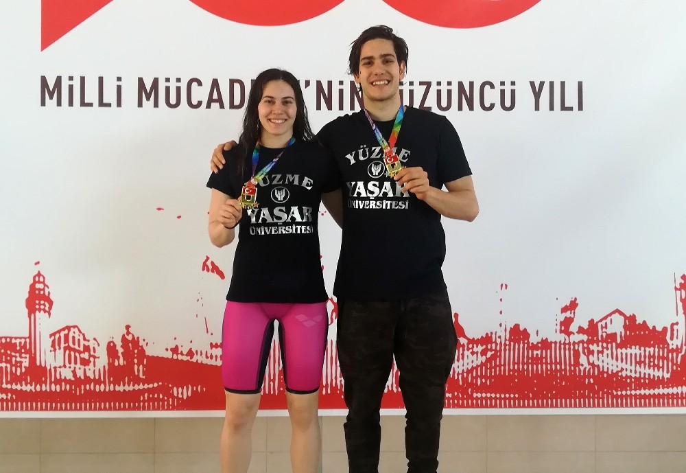 Yaşarlı yüzücülerden 14 madalya 