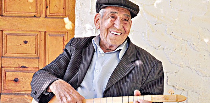 “Yaşayan İnsan Hazinesi” müzikten kopamıyor