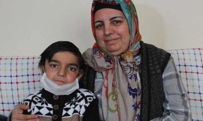 Yaşını duyan inanamıyor! Ölümün pençesinde...