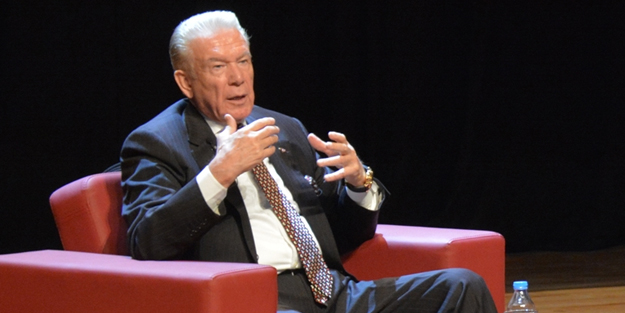 Yaslanın arkanıza, günün fıkrası geldi… Sürüne sürüne Uğur Dündar’ın önüne gelen para (!)