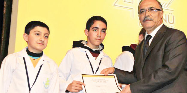 Yaşları küçük diplomaları büyük