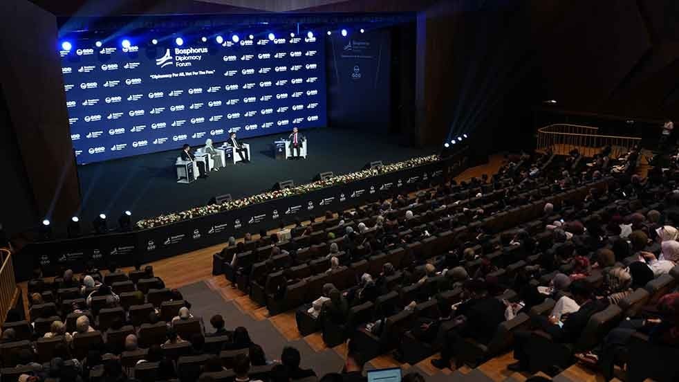Yaşları küçük olsa da hedefleri çok büyük: Sahne genç diplomatlara kaldı