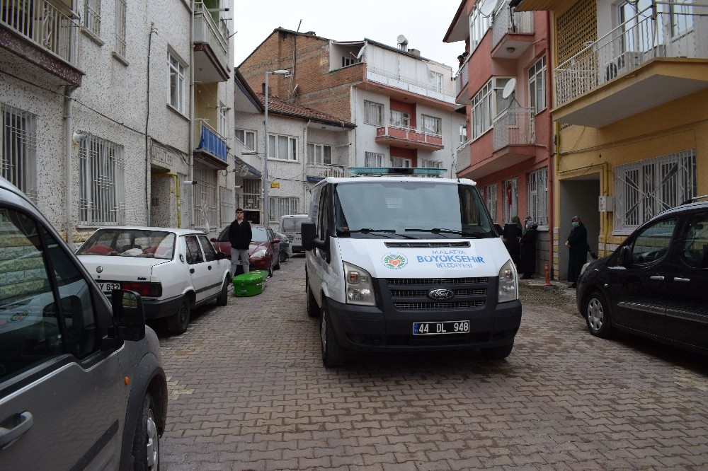 Yaşlı adam evinde ölü bulundu 