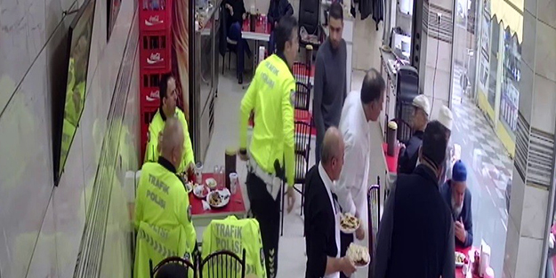 Yaşlı adam ölümden döndü! Polis öyle bir hamle yaptı ki...