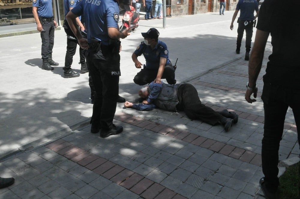 Yaşlı adamların kavgası hastane ve karakolda bitti 