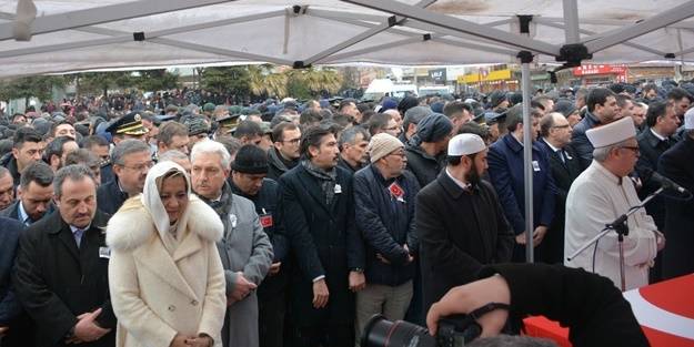 Şehit cenazesindeki saygısızlıkla hafızalara kazınan İP'li Aylin'in 'gizli' maddi yardımı!