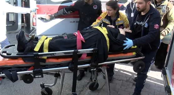 Yaşlı kadın belediyenin açık bıraktığı kuyuya düştü! İtfaiye son anda yetişti