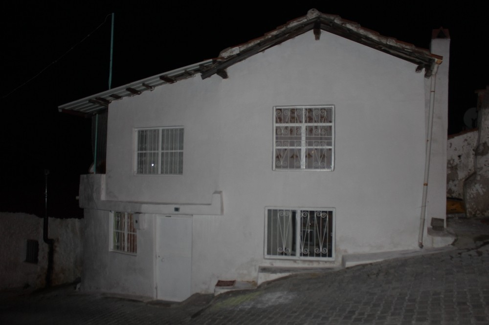 Yaşlı kadın evinde ölü bulundu 