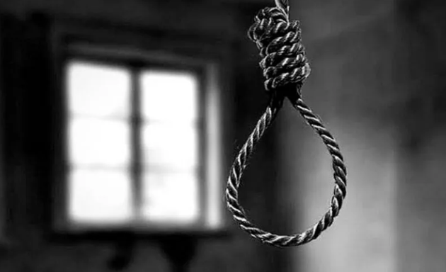 Yaşlı kadın kocası tarafından asılı bulundu