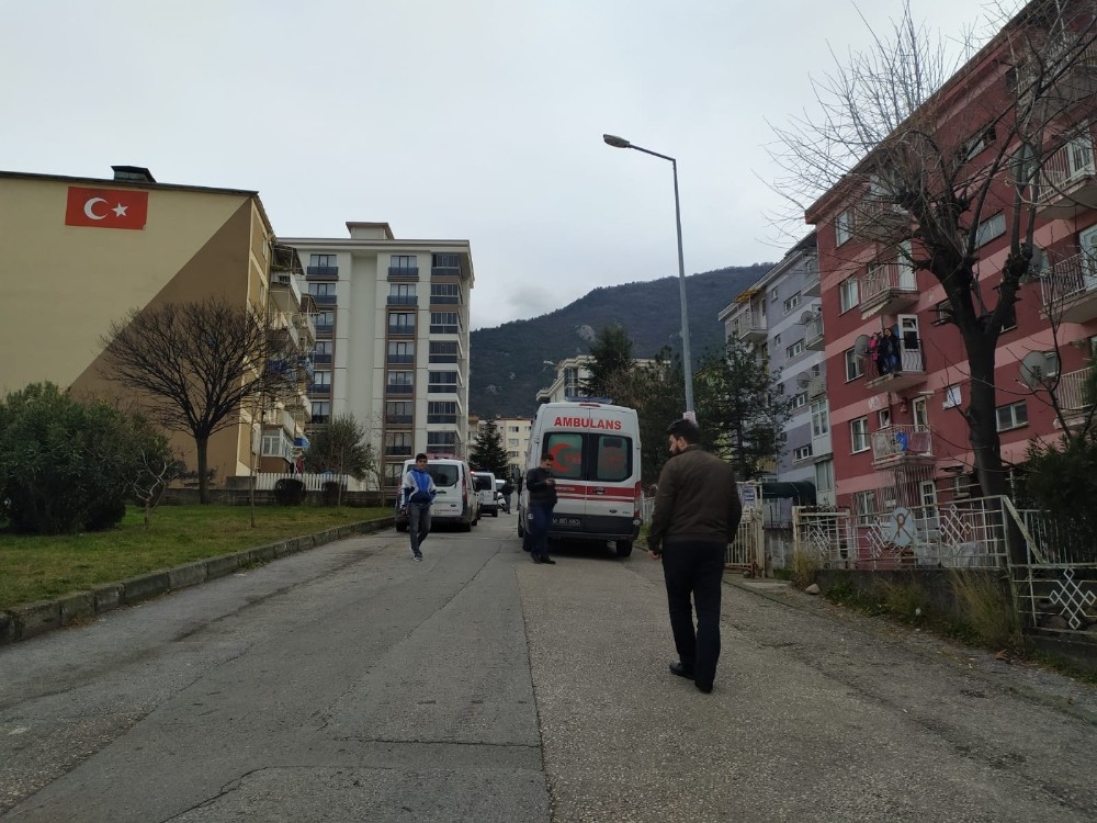 Yaşlı kadın şofbenden sızan gazdan zehirlendi 