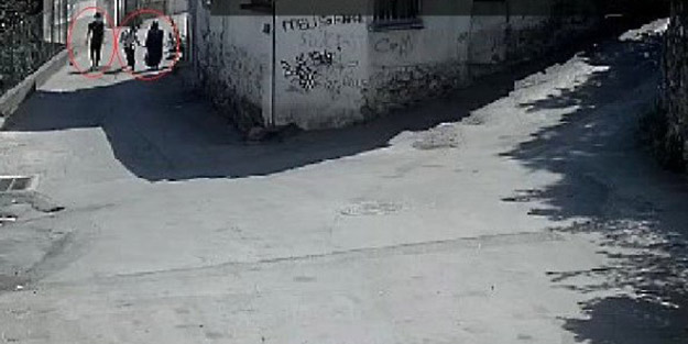 Yaşlı kadını gasp ettiler! 'Bari kimliği verin' dedi ama...