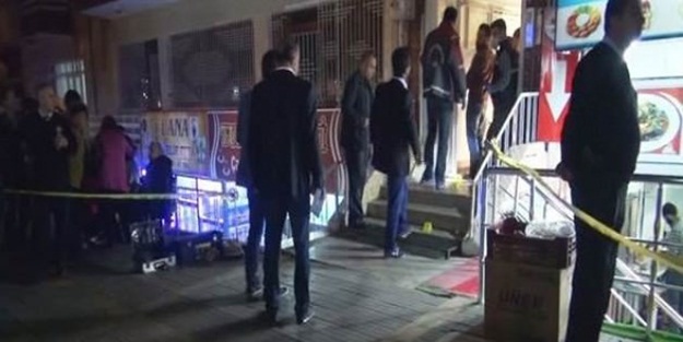 Yaşlı kadının altın kolyesi için boğazını kestiler