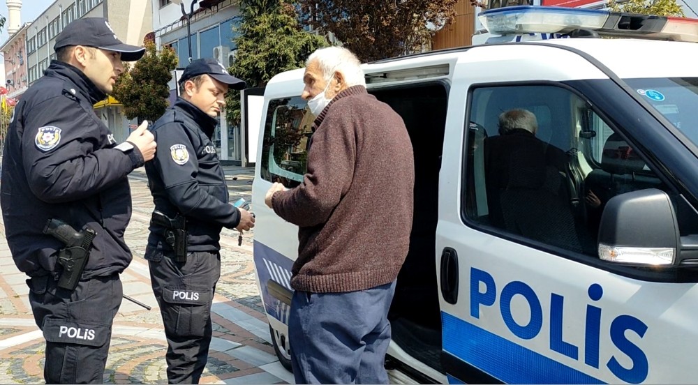Yaşlı vatandaş ile polis arasında ilginç diyalog 