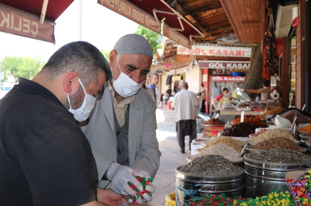 Yaşlıların kısıtlama arası telaşı 