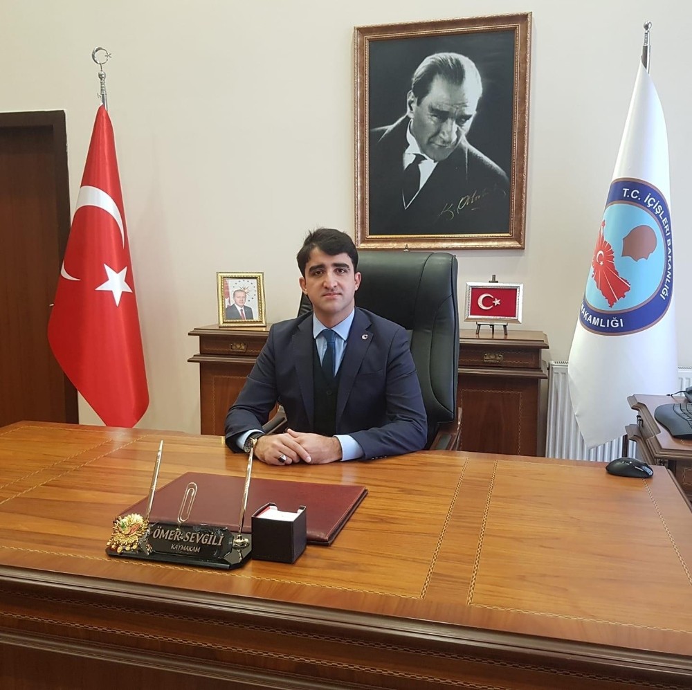 Yaşlıların yüzünü kaymakam güldürdü 