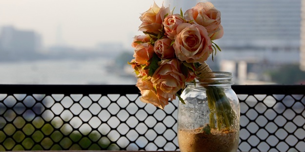 Yatak odanızda gül bulundurursanız...