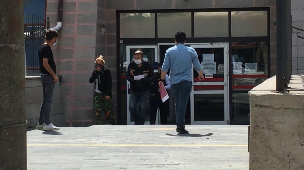 Yatak odasından 55 bin TL değerinde ziynet çalan kadın yakalandı 