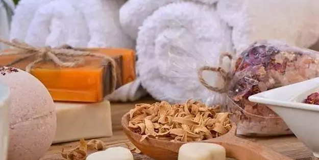 Yatarken çarşafınızın altına bir kalıp sabun koyarsanız bakın ne oluyor!