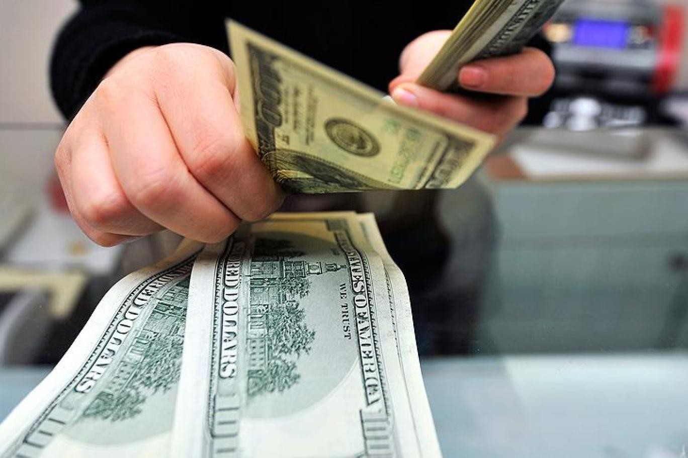 Yatırımını dövize yapanlar dikkat! 2 yıl sonra bir ilk... Yeni uygulama bugün başlıyor