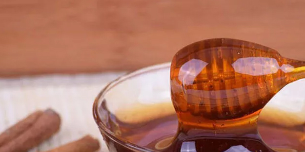 Yatmadan önce bal tüketirsek ne olur? İyi bir gece uykusuna vücudunuzu güzel yatırın! 1 günde alım yeterli