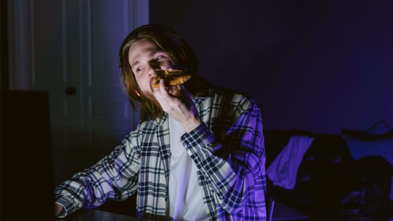 Yatmadan önce bunlardan uzak durun! İşte gece uykusunu tehdit eden yiyecekler