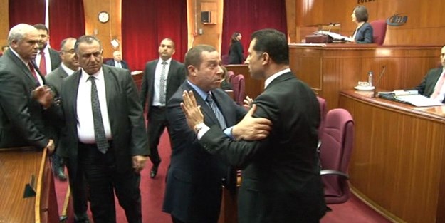 KKTC'de Meclis karıştı