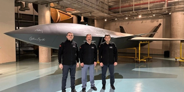 Yavuz Ağıralioğlu’ndan TEKNOFEST’e ziyaret! Ayaklarına taş değmesin