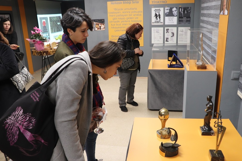 Yavuz Özkan sergisi beğeni topluyor 