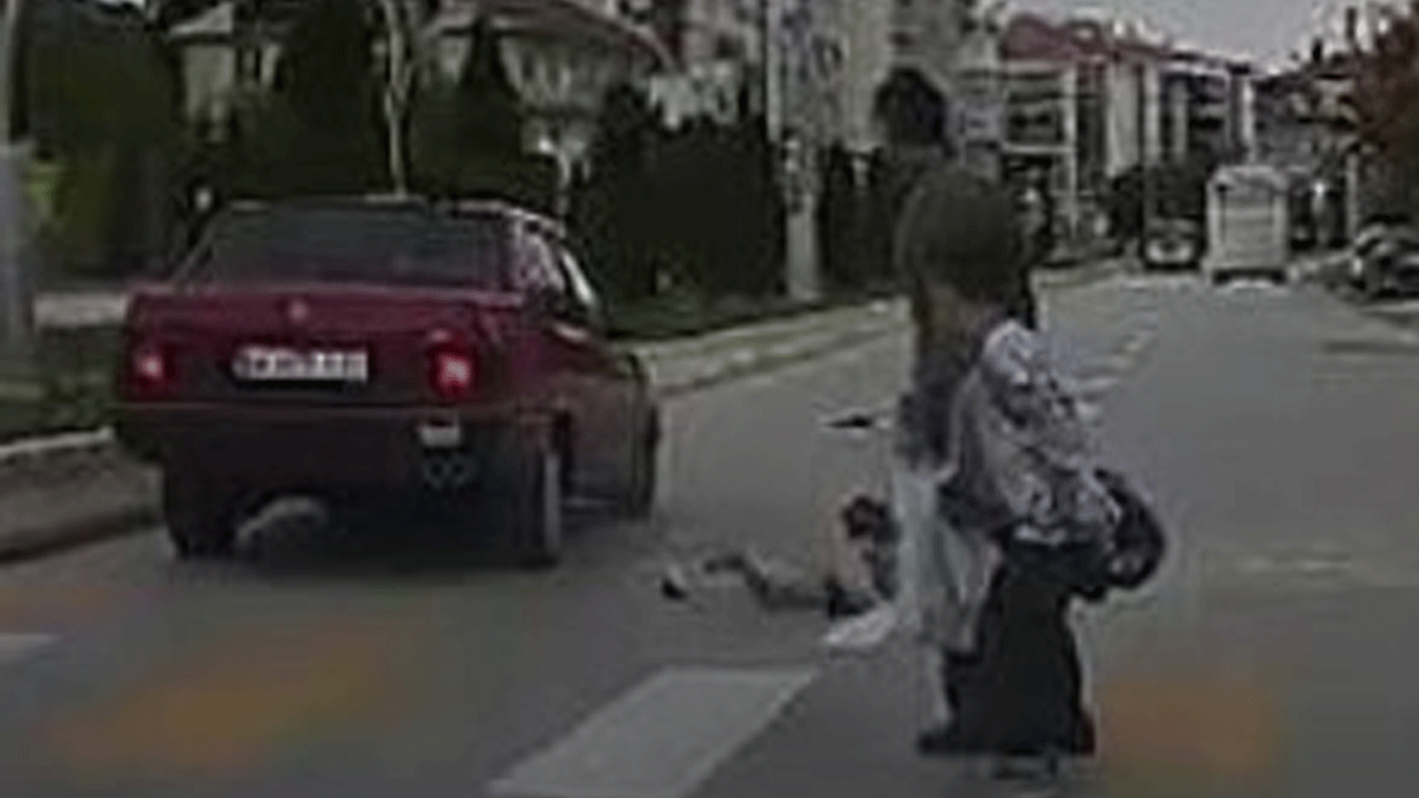 Tofaş yaya yolunda çocuğa çarptı! O anlar kamerada!