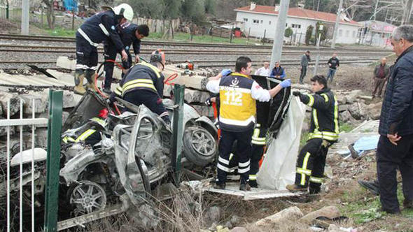 Yayaların arasında daldı! Çok sayıda ölü var...