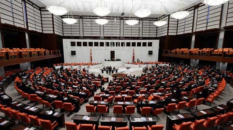 Yeni KHK'da MİT Müsteşarı ve milletvekili detayı