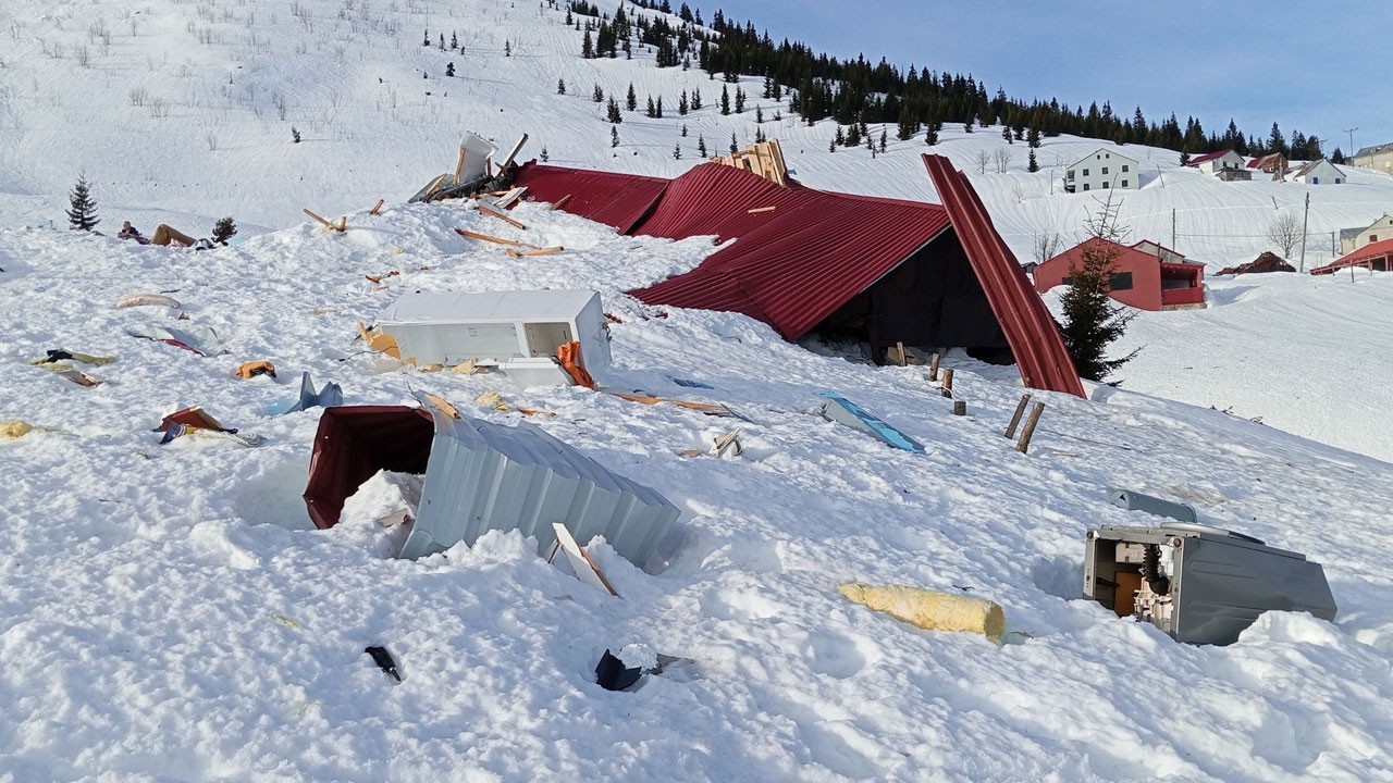 Yayla evleri talan edildi! Sis Dağı Yaylası’nda çığın ardından yeni felaket