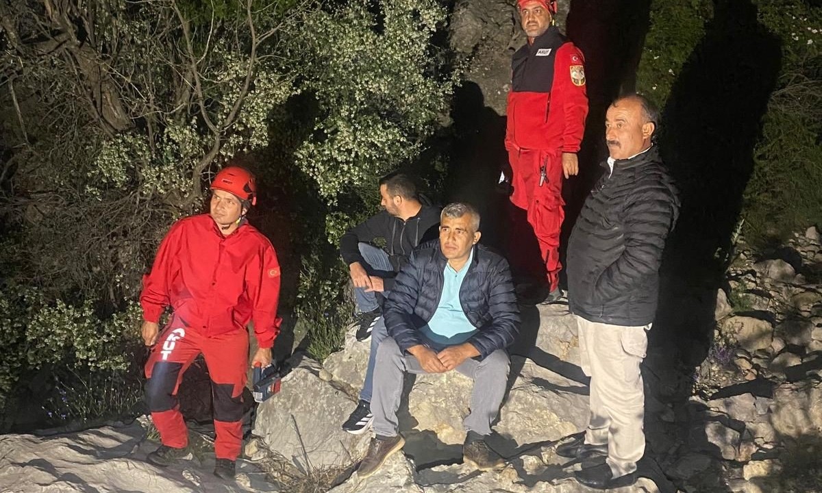 Yayla yolunda kayboldu, gece boyunca devam eden aramalar sürüyor
