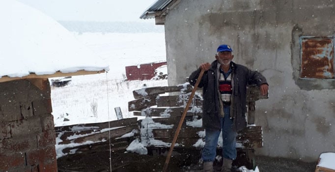 Yaylada mahsur kalan 5 kişi kurtarıldı