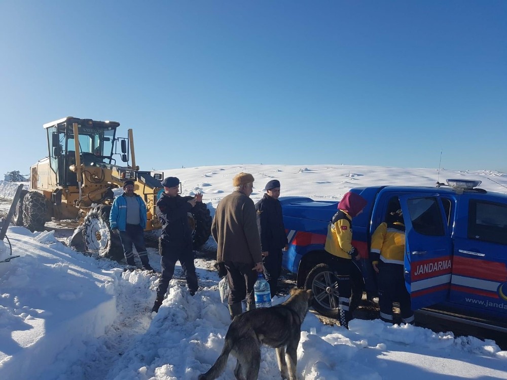 Yaylada rahatsızlandı, jandarma kurtardı 