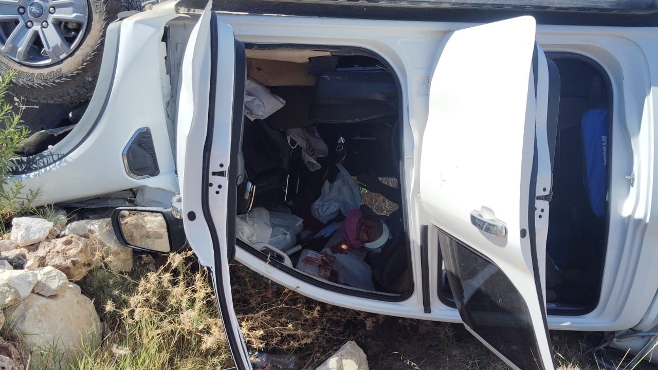 Yayladağı’nda kontrolden çıkan araç uçuruma düştü