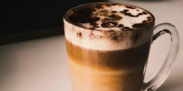 Yaz sıcaklarına kısa bir mola! Buzlu kahvelerden istediğinizi hazırlayabilirsiniz: Bu tarifler damağınızda iz bırakacak