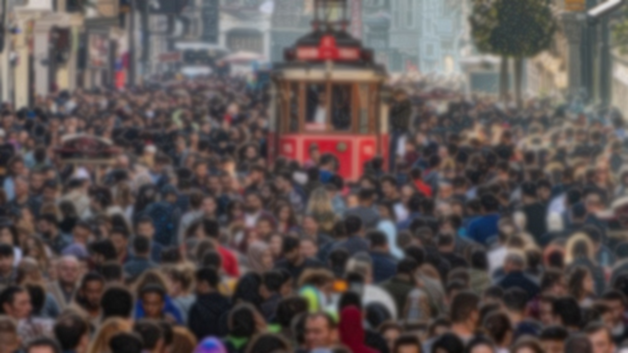 'Yaz sıcaklarıyla gelen müstehcenlik!'