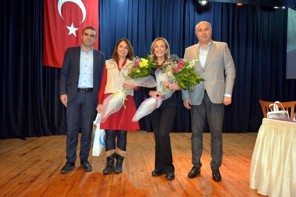Yazar Canan Tan, Nazilli’de söyleşiye katıldı 