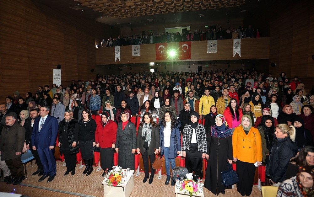 Yazar Kapaklıkaya’yı vatandaşlarla buluştu 